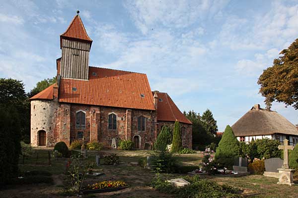 Middelhagen - Backsteinkirche