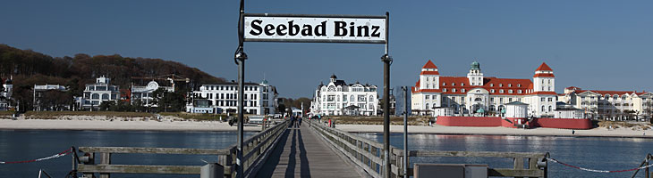 Binz - Blick von der Seebrücke zum Kurhaus