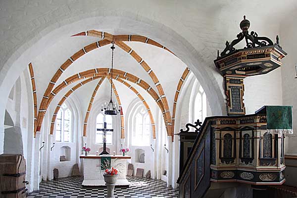 Im Inneren der Kirche Groß Zicker