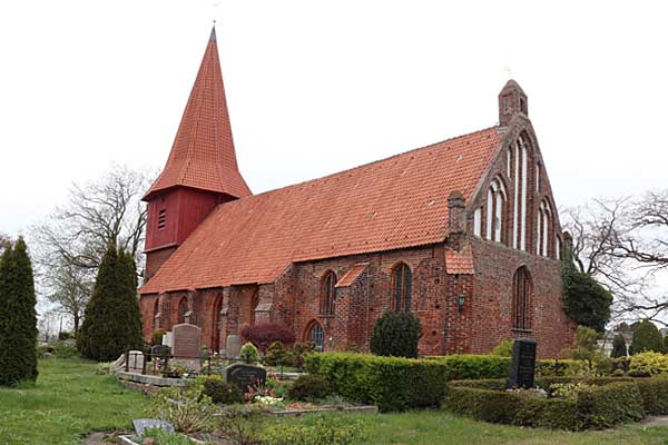 Altefähr - Backsteinkirche