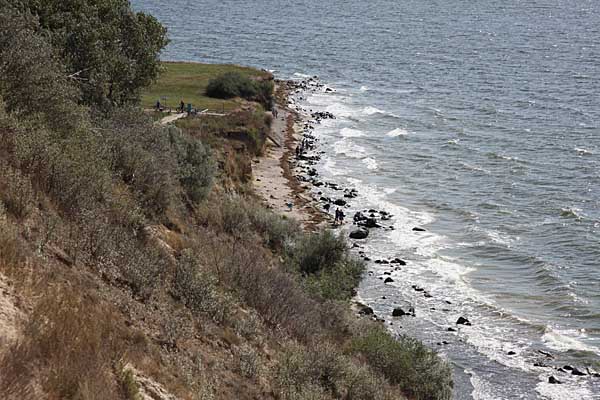 Blick auf den Strand unterhalb der Steilküste