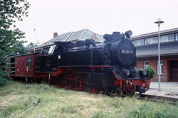 Molli: 99 2323 im Bahnhof Kühlungsborn Ost