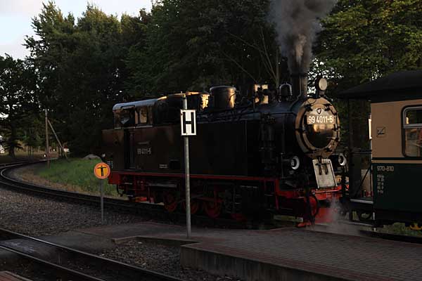99 4011 abfahrbereit im Bf. Sellin-Ost