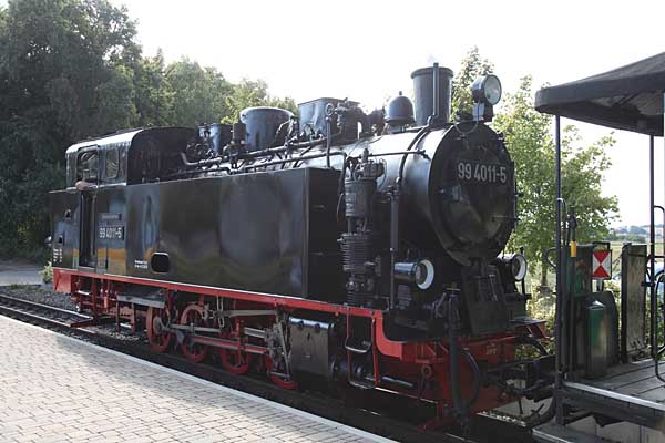 99 4011 abfahrbereit im Bf. Sellin-Ost