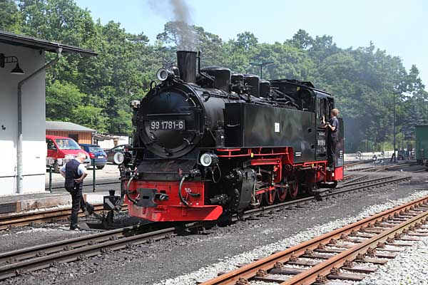 99 1781 im Bahnhof Göhren