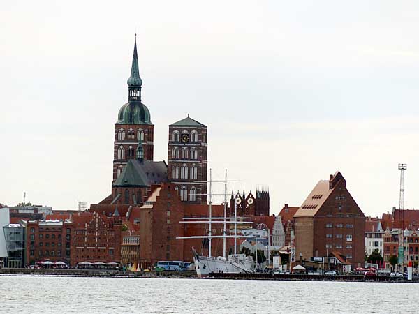 Stralsund - Hafen und Nikolaikirche