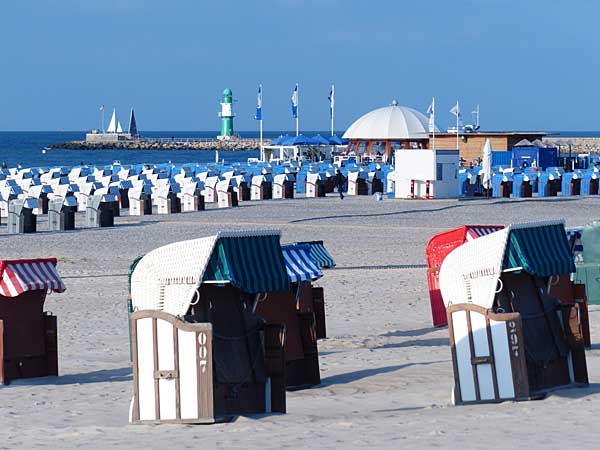am Strand von Warnemünde