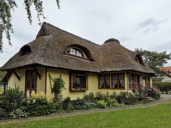 Reetgedecktes Kapitänshaus in Zingst