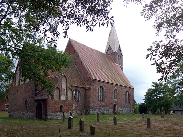 Zirkow - Backsteinkirche