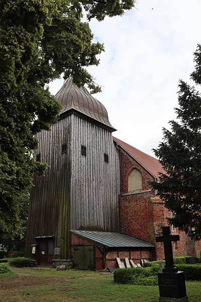 Kirche Zudar